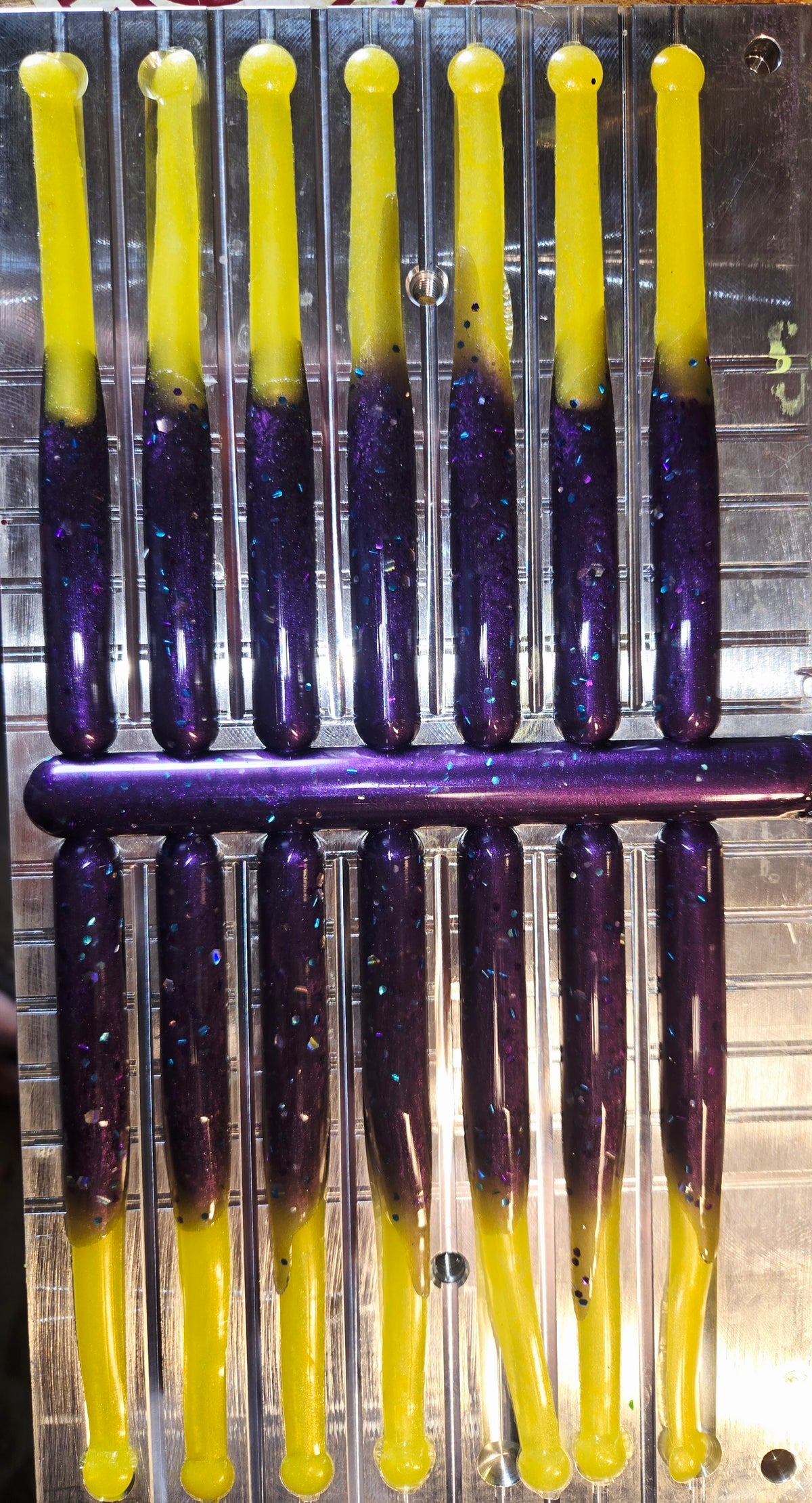 Wacky Tail Paddle Fishing Lure - Purple / Yellow tail
